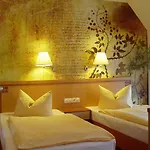 Querfurter Hof 3*