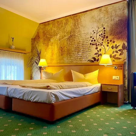 Querfurter Hof 3*
